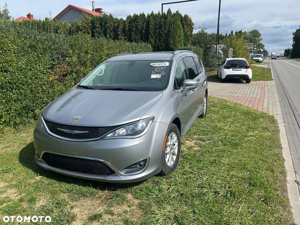 Chrysler Pacifica - 4