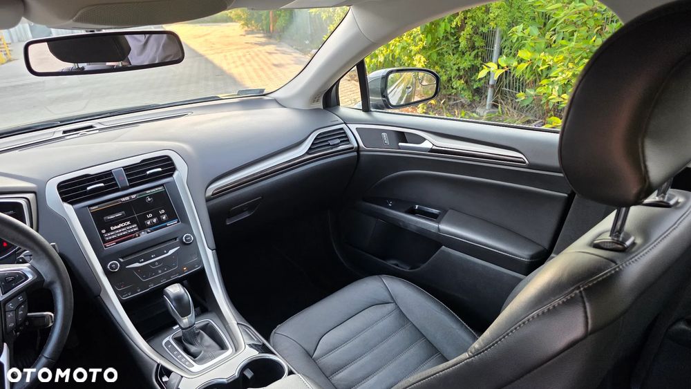 Ford Fusion 2.0 EcoBoost Titanium - 19