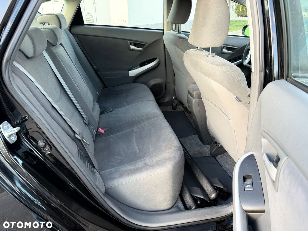 Toyota Prius 1.8 HSD Active - 16