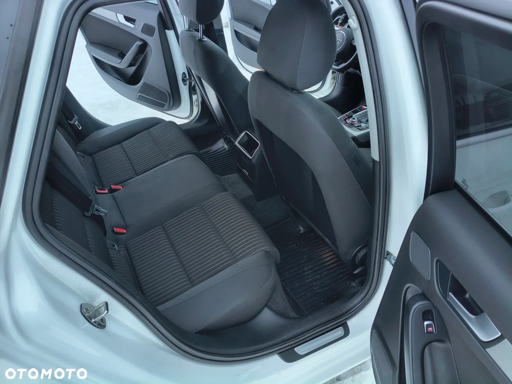 Audi A4 Avant 2.0 TDI DPF quattro S tronic Attraction - 10