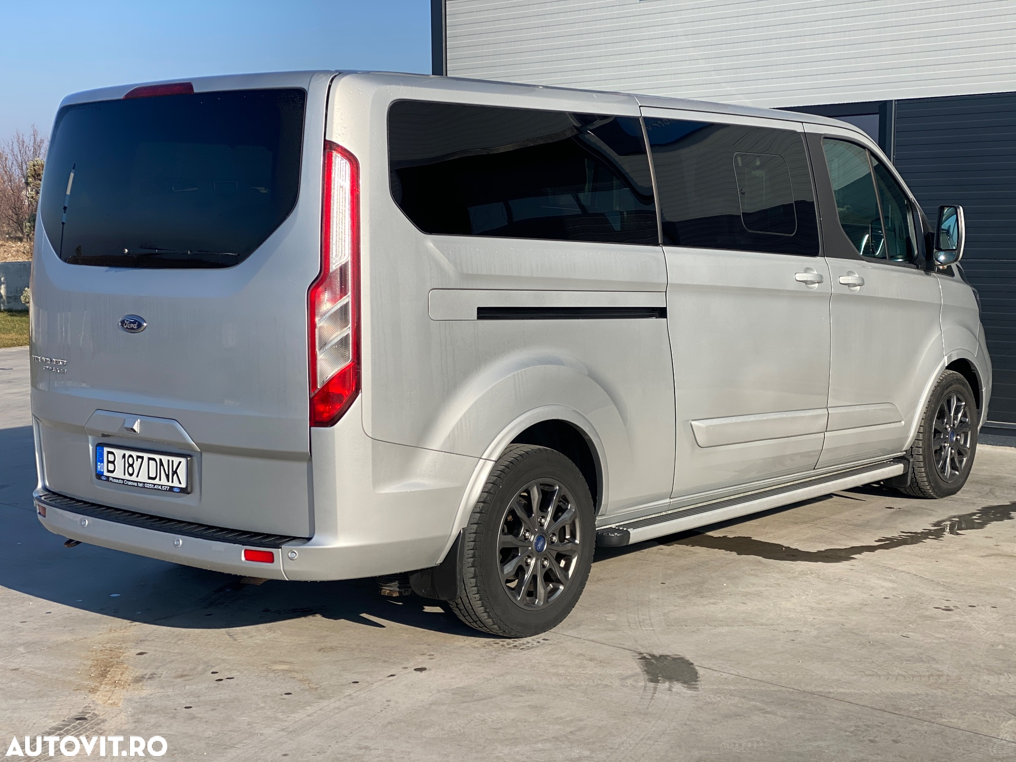 Ford Tourneo Custom Bus 320 2.0 EcoBlue 185 CP L2H1 Titanium X Aut. - 20