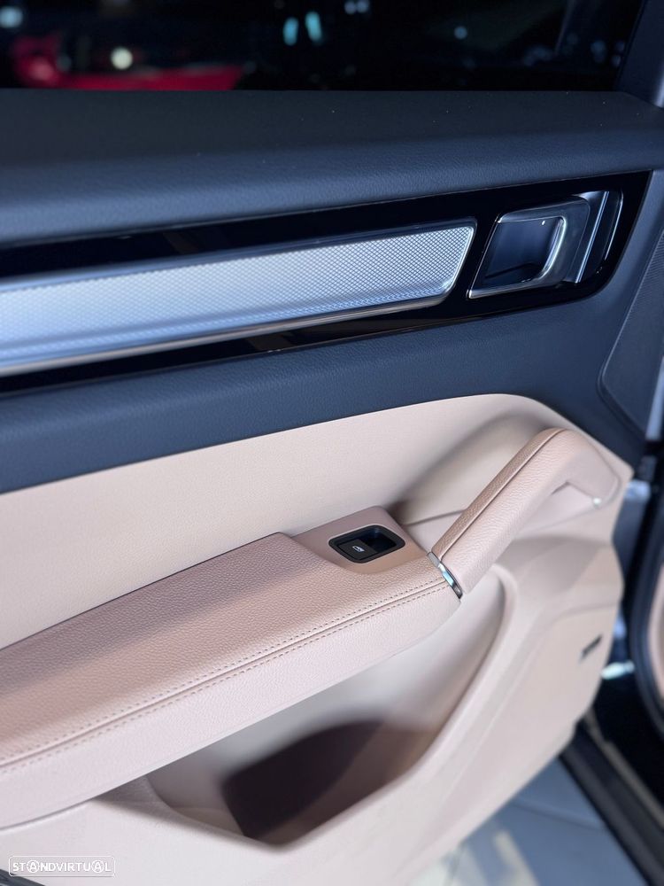 Porsche Cayenne E-Hybrid Platinum Edition - 53