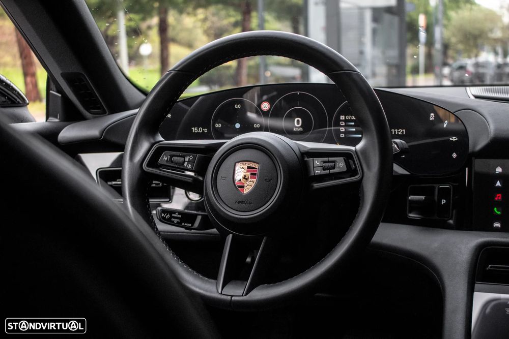 Porsche Taycan Cross Turismo 4 - 39