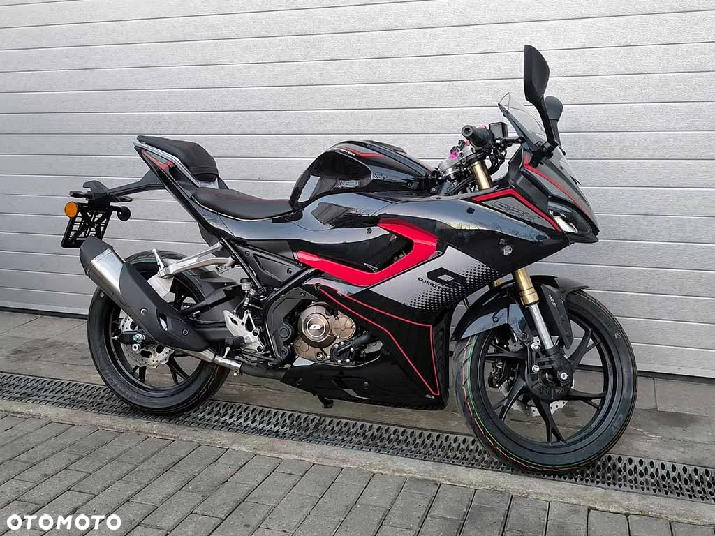 QJMOTOR SRK 125R - 18