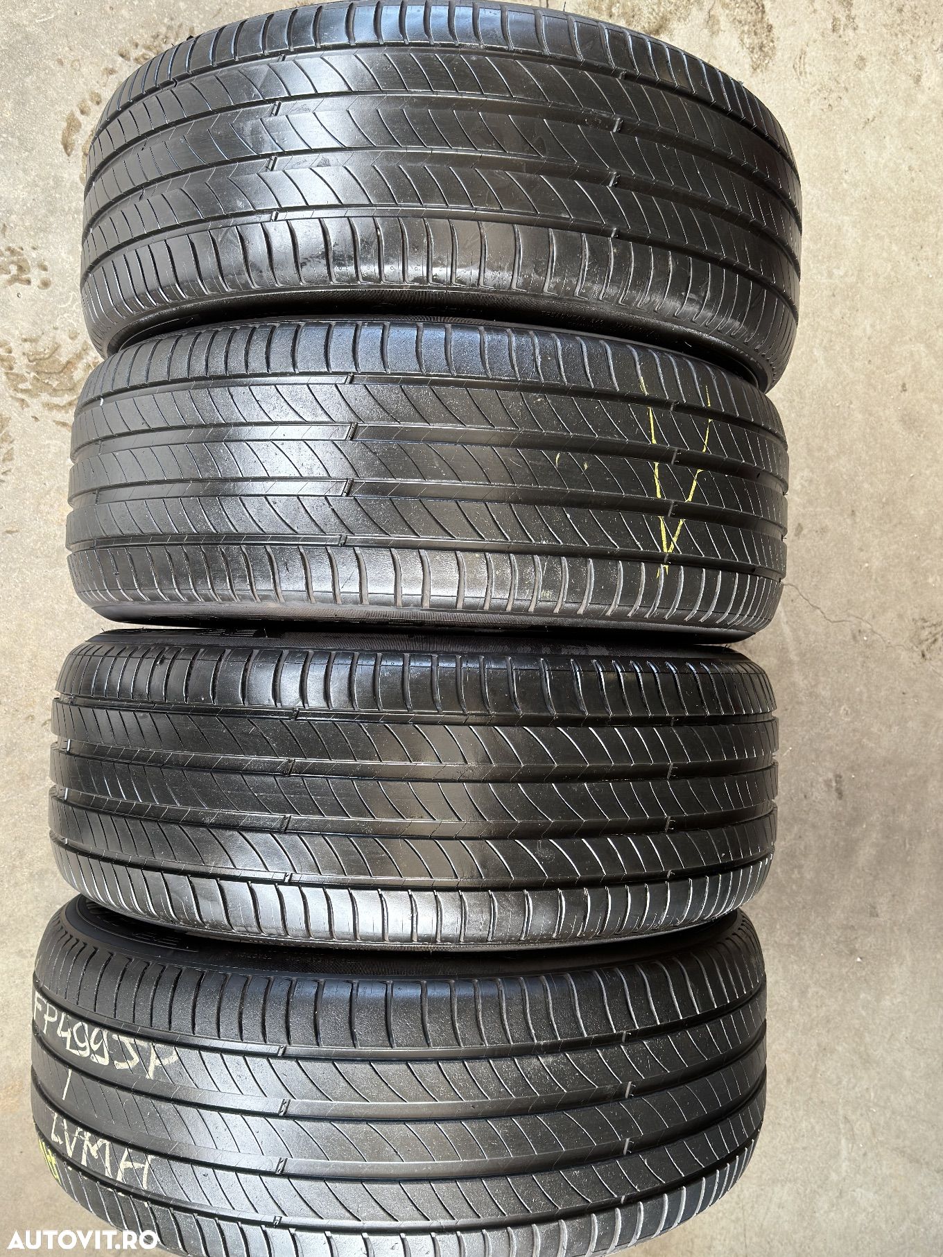 Vând 4 anvelope 235/55/18 michelin de vară la 6,5mm - 1