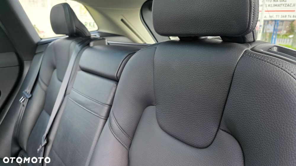 Volvo XC 60 T5 Momentum Pro - 17