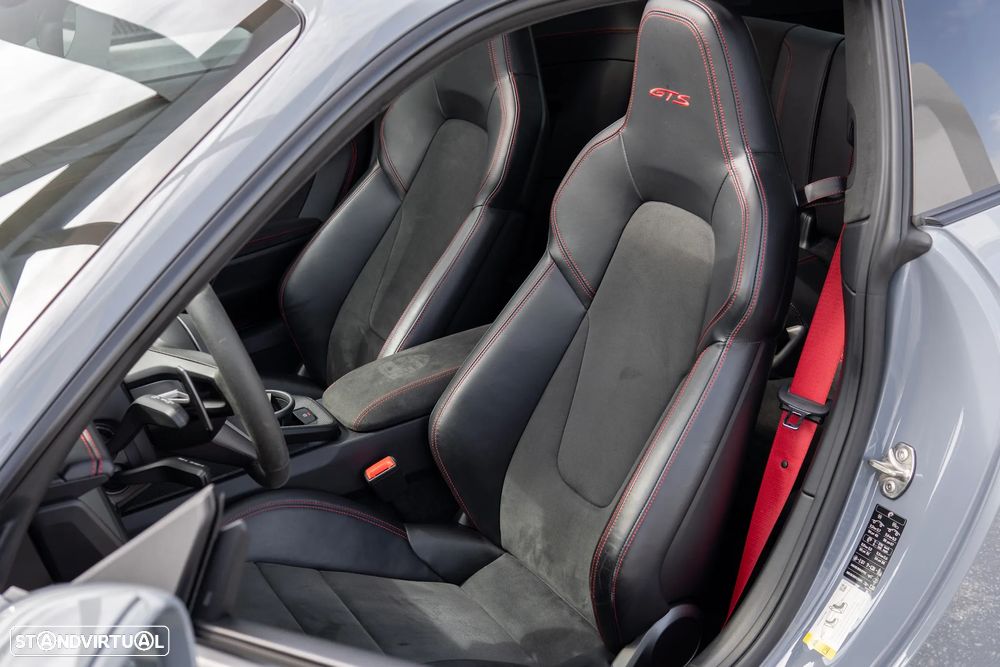 Porsche 911 (992) Carrera 4 GTS PDK - 15