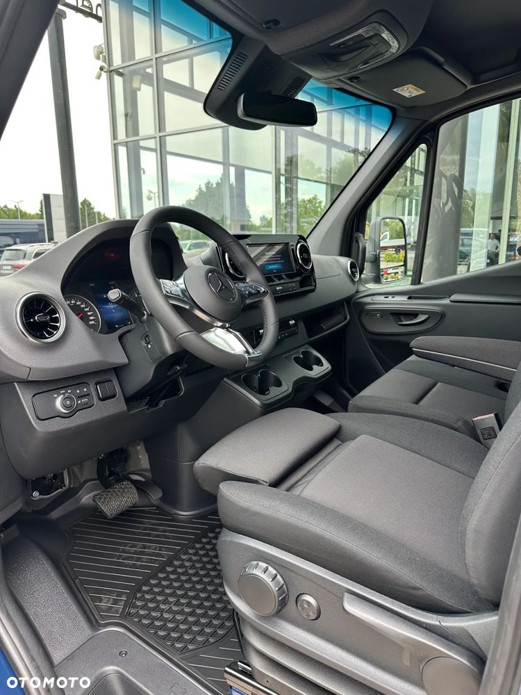 Mercedes-Benz Sprinter - 15