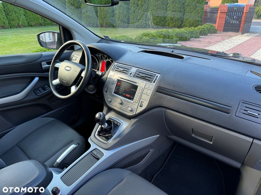 Ford Kuga 2.0 TDCi 4x4 Titanium - 17