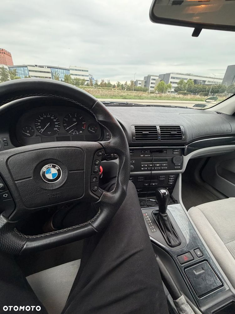 BMW Seria 5 - 25