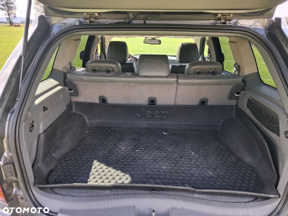Jeep Grand Cherokee - 8