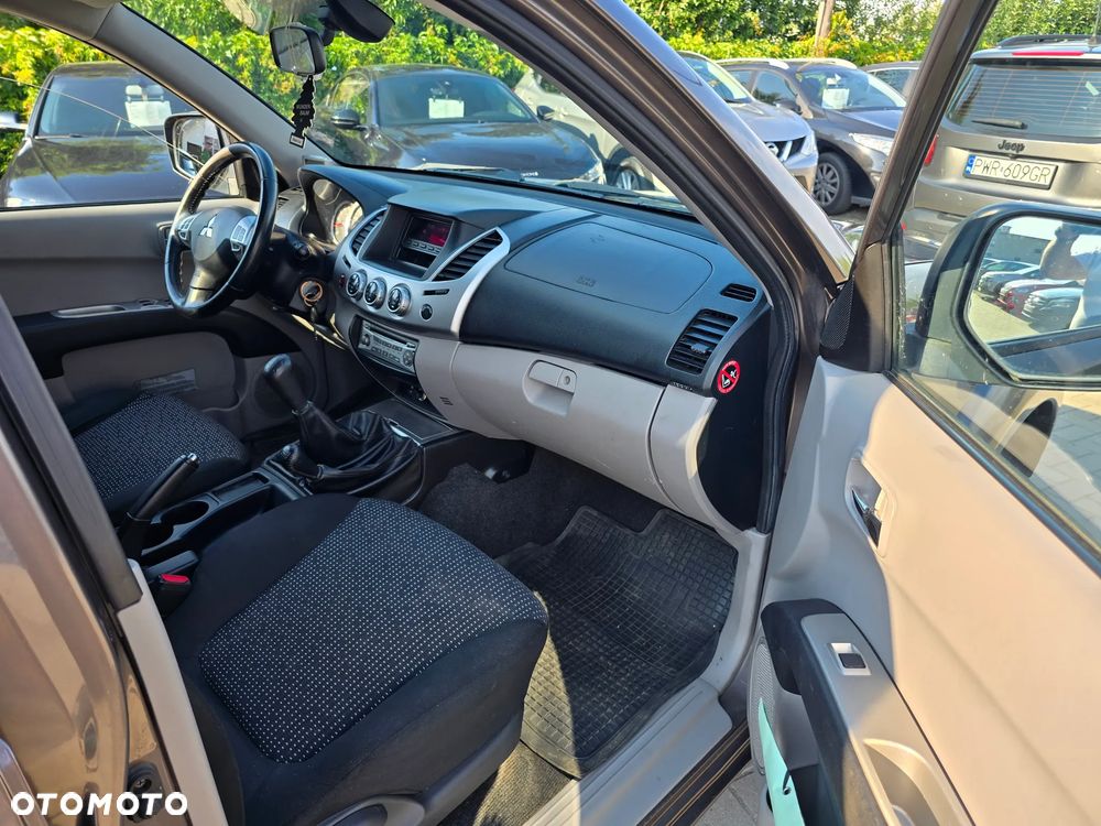 Mitsubishi L200 - 11