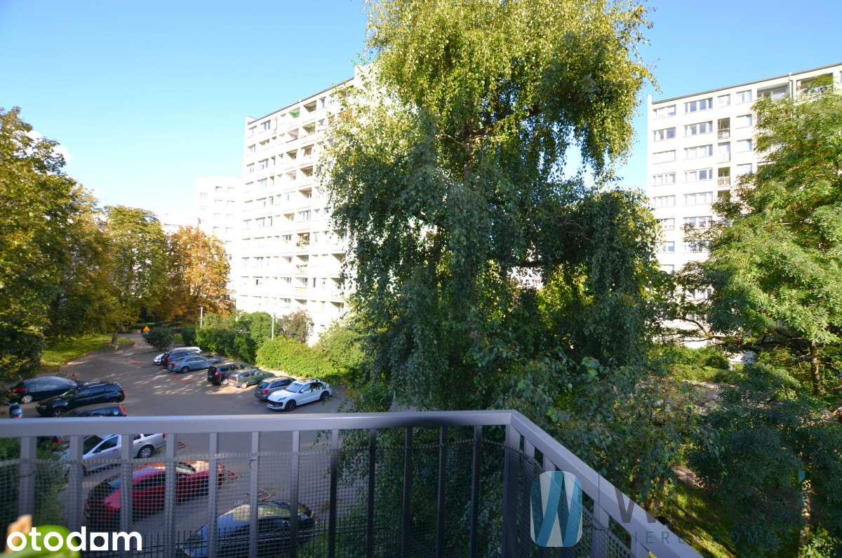 Cicha kawalerka z balkonem_ Zieleń_Powiśle