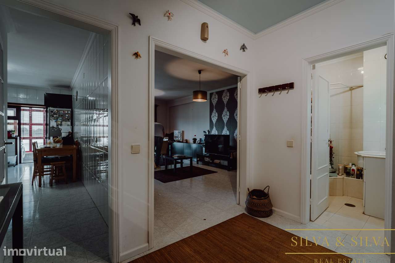 Apartamento T2+1 com garagem  no centro de Canelas - Grande imagem: 4/34