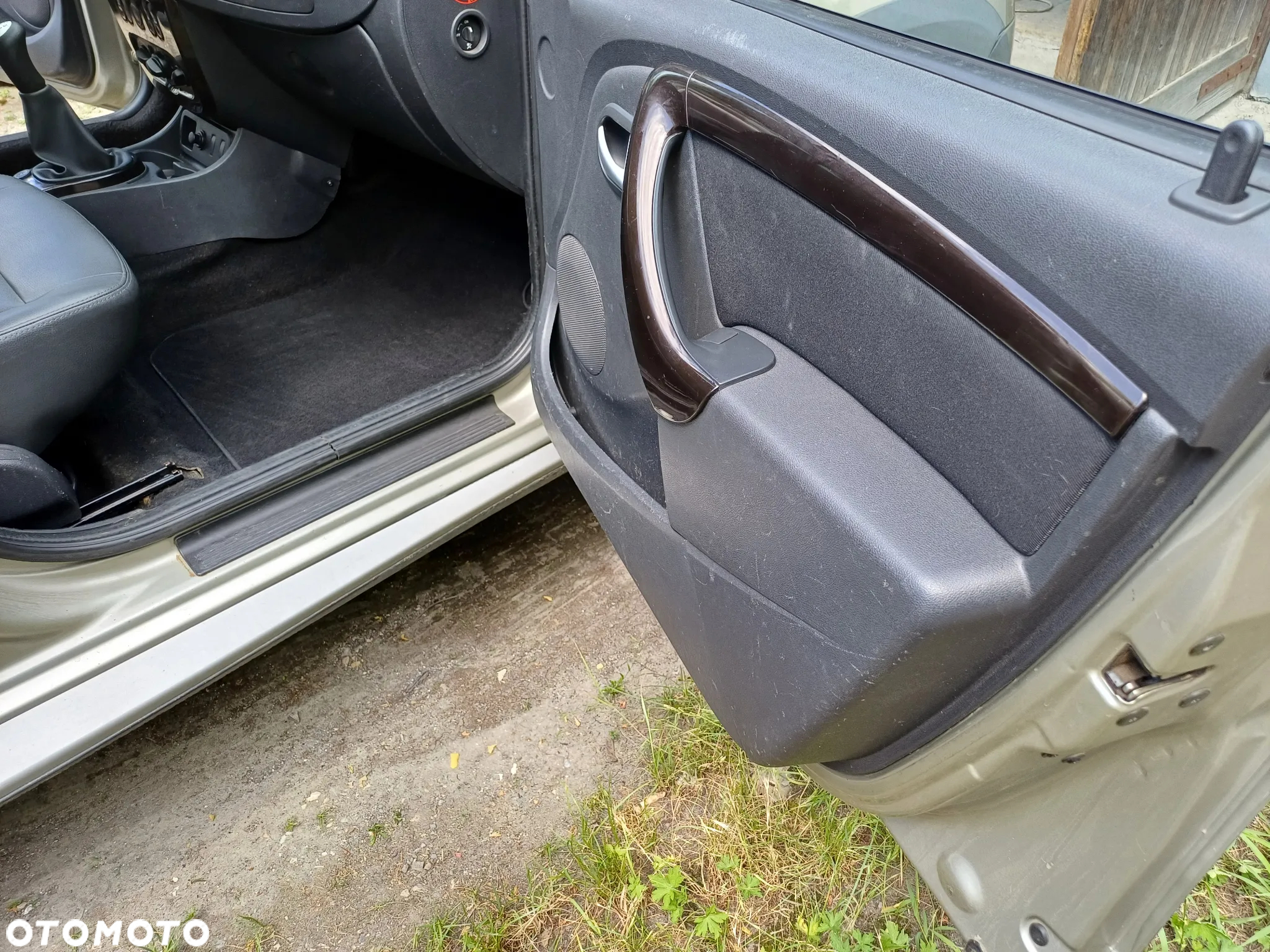 Dacia Duster 1.6 16V 4x2 - 22