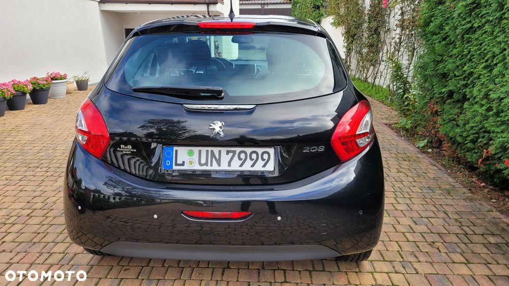 Peugeot 208 120 VTI Automatik Allure - 4