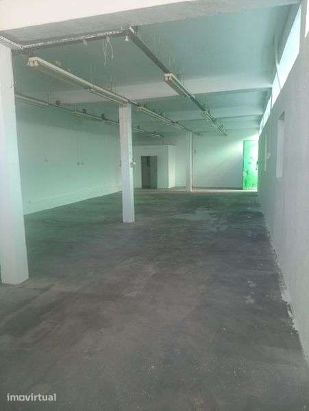 Armazém 200m2 Arrendar