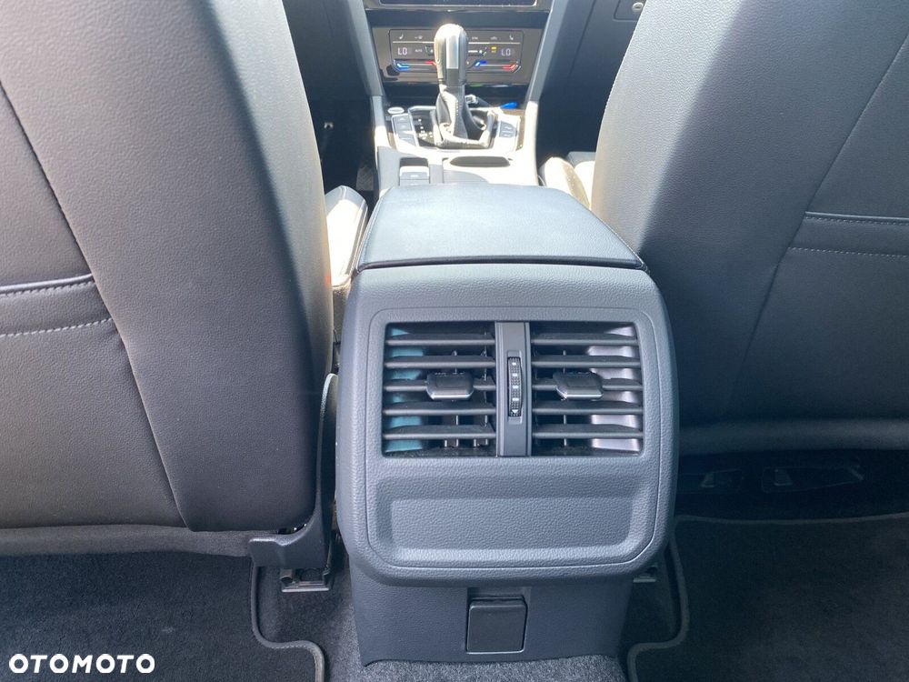 Volkswagen Passat - 14