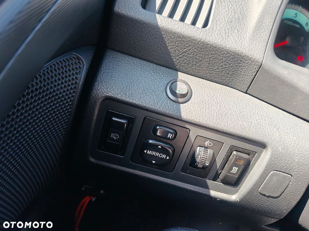 Toyota Corolla Verso 2.2 D-4D DPF Executive - 23