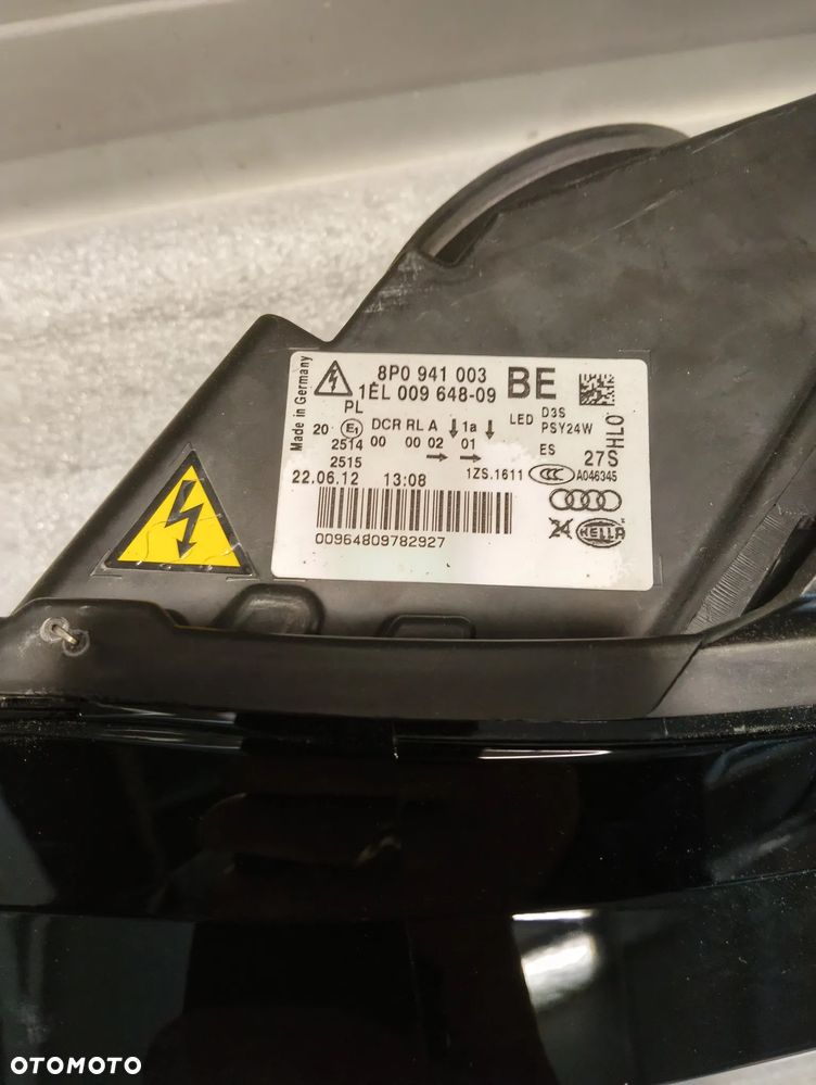 Audi A3 8P XENON KOMPLET LAMP PRZÓD  8P0941003 / 8P0941004 - 3