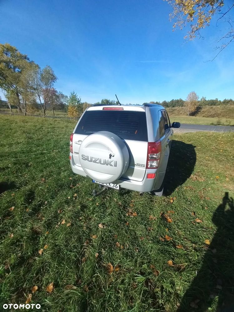 Suzuki Grand Vitara 2.0 - 7