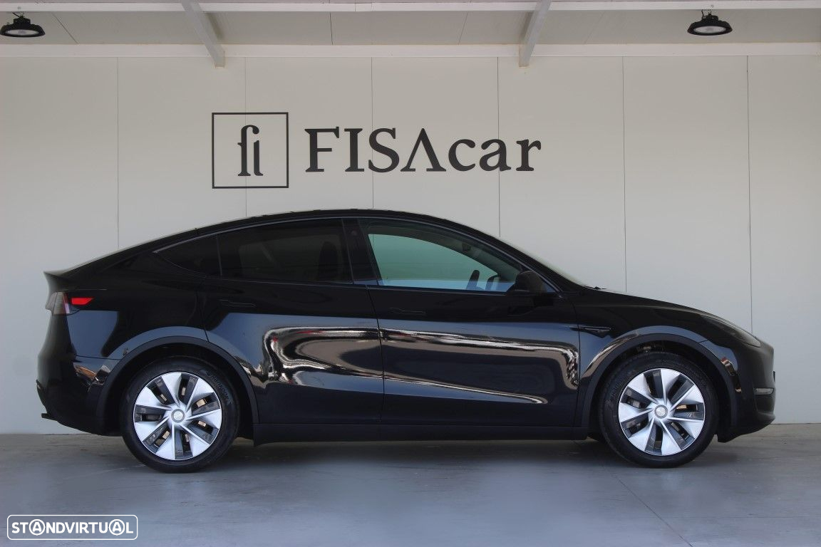 Tesla Model Y - 2