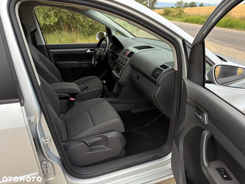Volkswagen Touran - 6