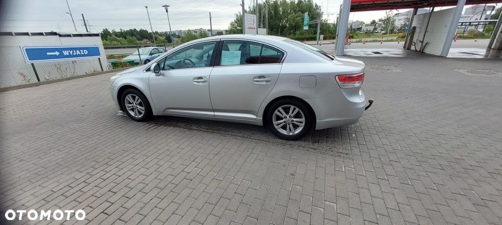 Toyota Avensis 1.8 Sol - 10