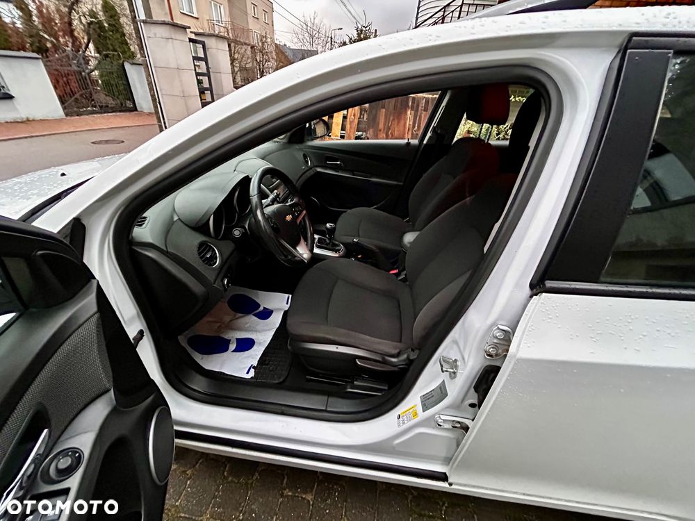 Chevrolet Cruze - 15