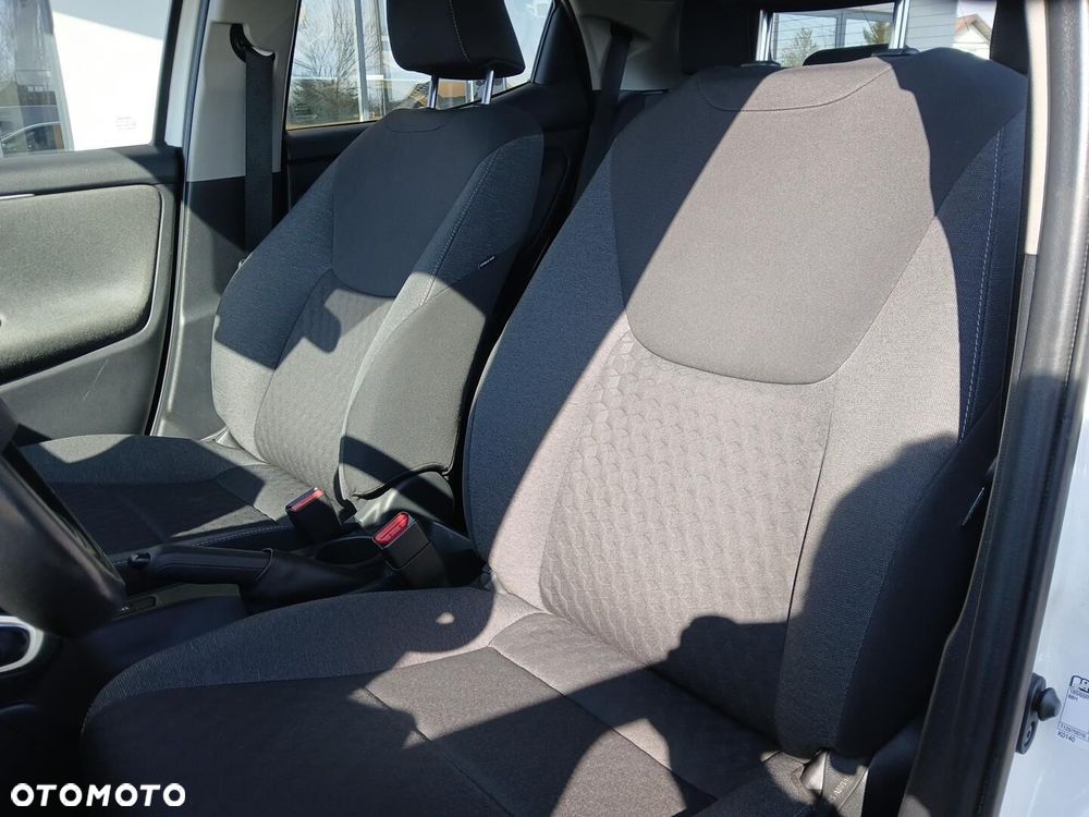 Toyota Yaris - 36