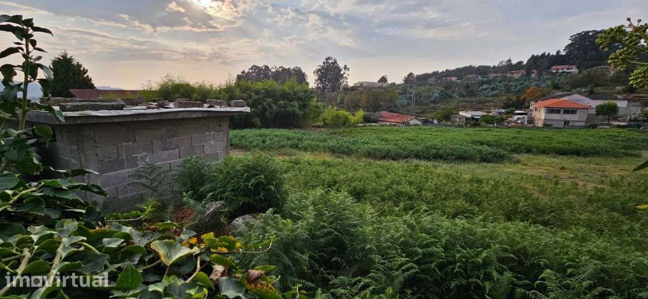 Oferta da Escritura e Registo - Terreno em Lordelo - Grande imagem: 3/4