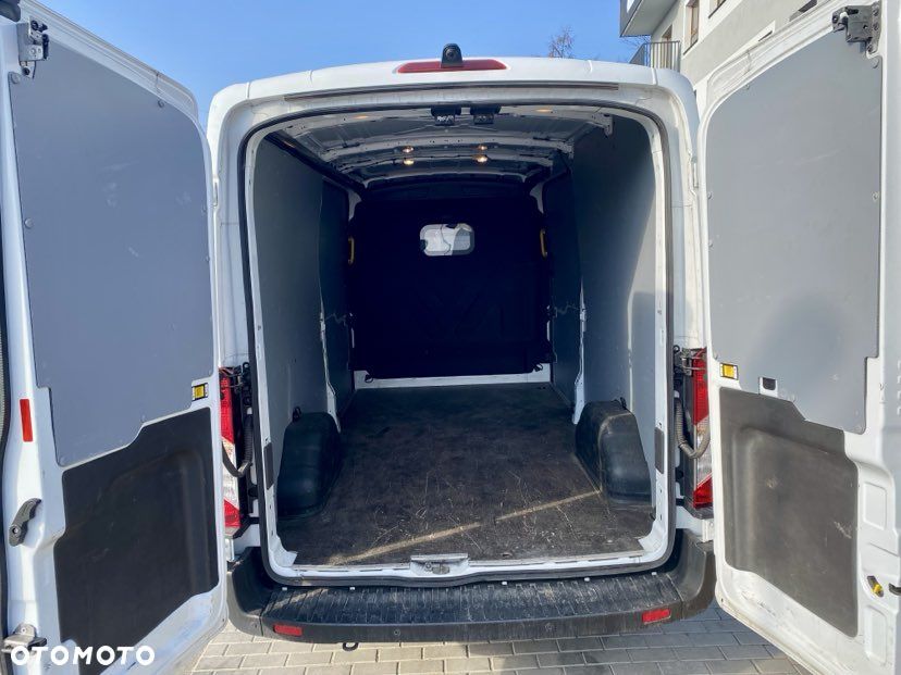 Ford Transit - 12