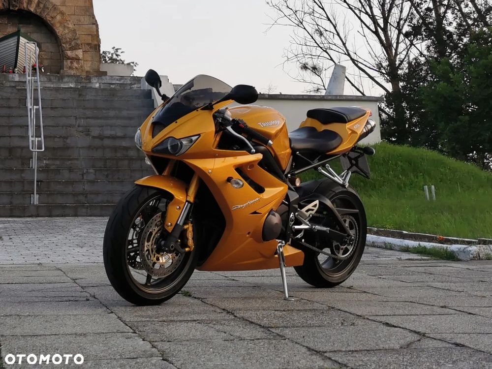 Triumph Daytona - 1