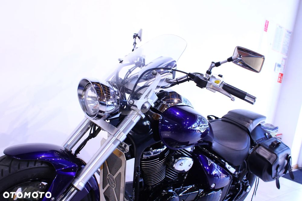 Suzuki Intruder - 14