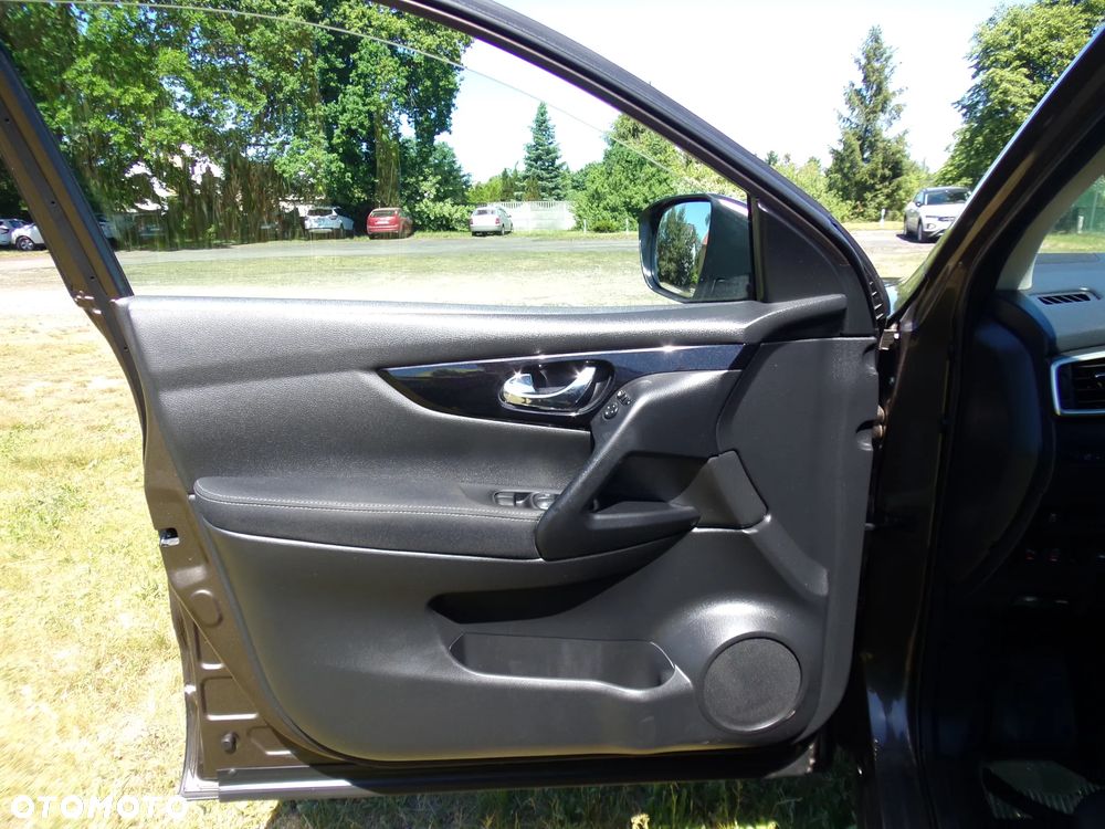 Nissan Qashqai 1.6 DIG-T N-Connecta - 16