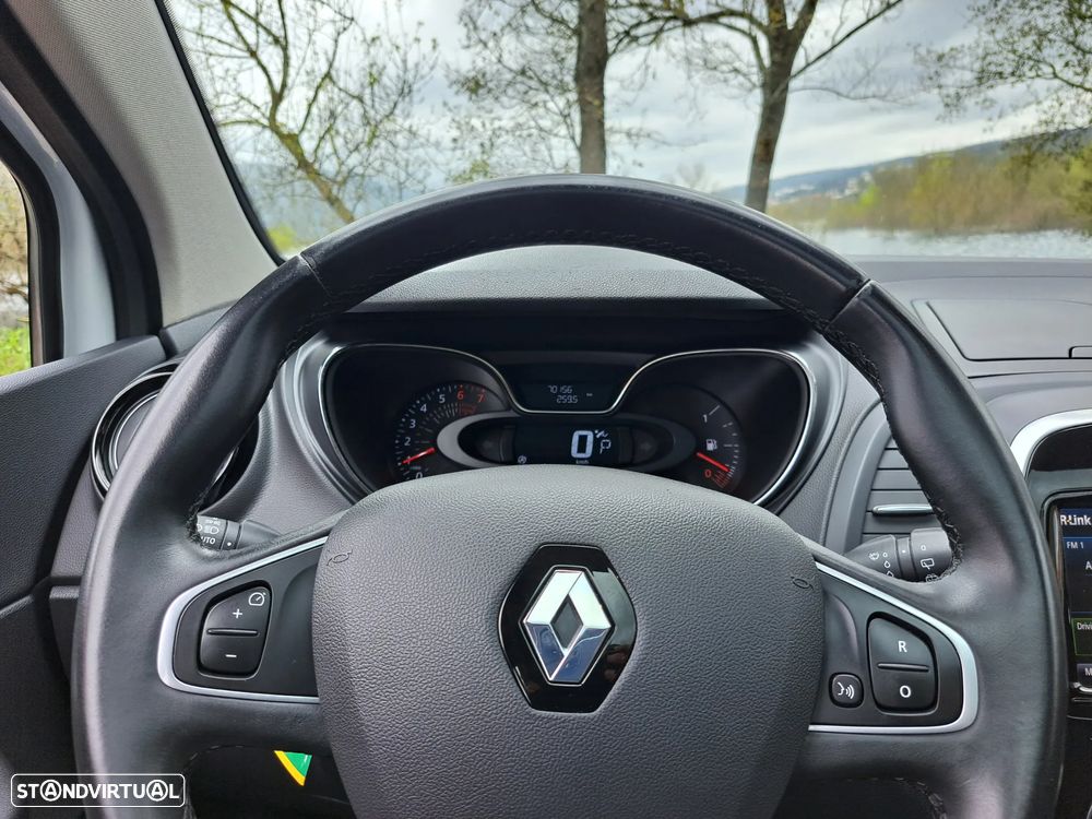 Renault Captur TCe 150 EDC GPF BOSE EDITION - 18