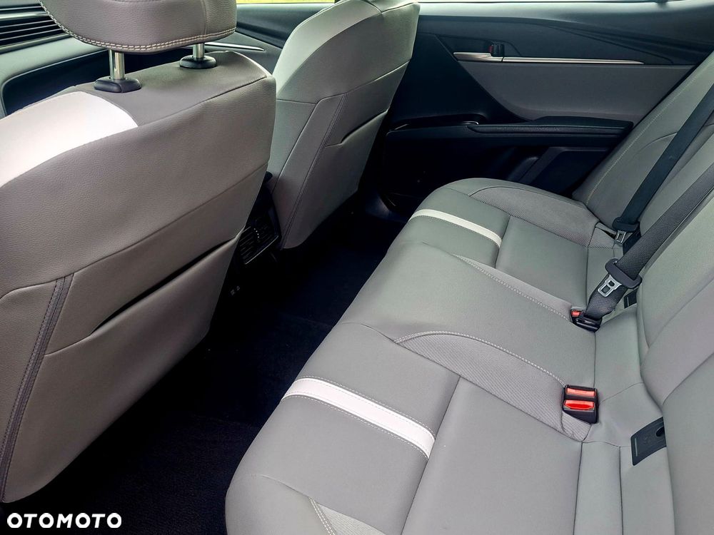 Toyota Camry 2.5 Hybrid Dynamic Force Executive e-CVT - 13