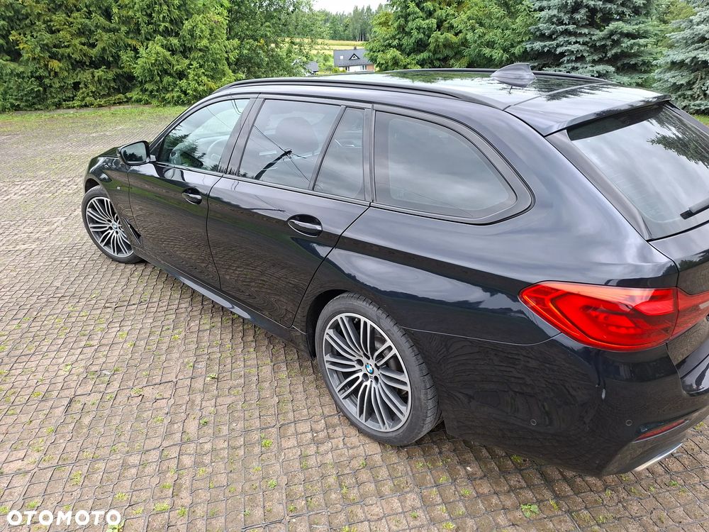 BMW Seria 5 520d M Sport - 8