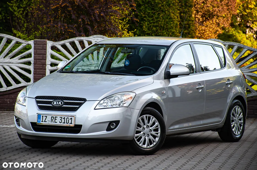 Kia Ceed 2.0 CVVT Spirit - 24
