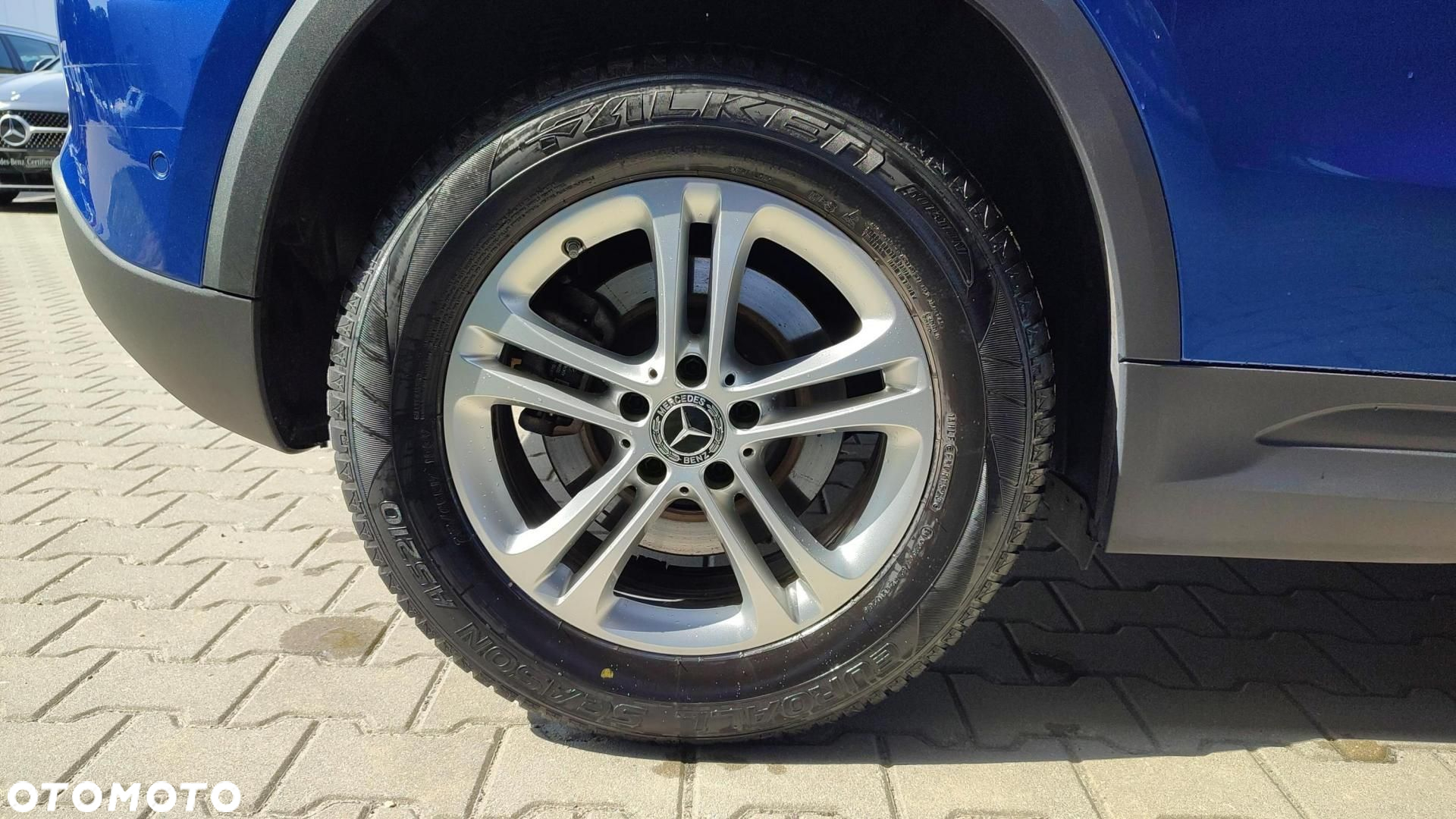 Mercedes-Benz GLA - 16