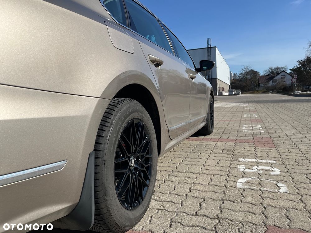 Volkswagen Passat 1.8 TSI (BlueMotion Technology) DSG Comfortline - 14