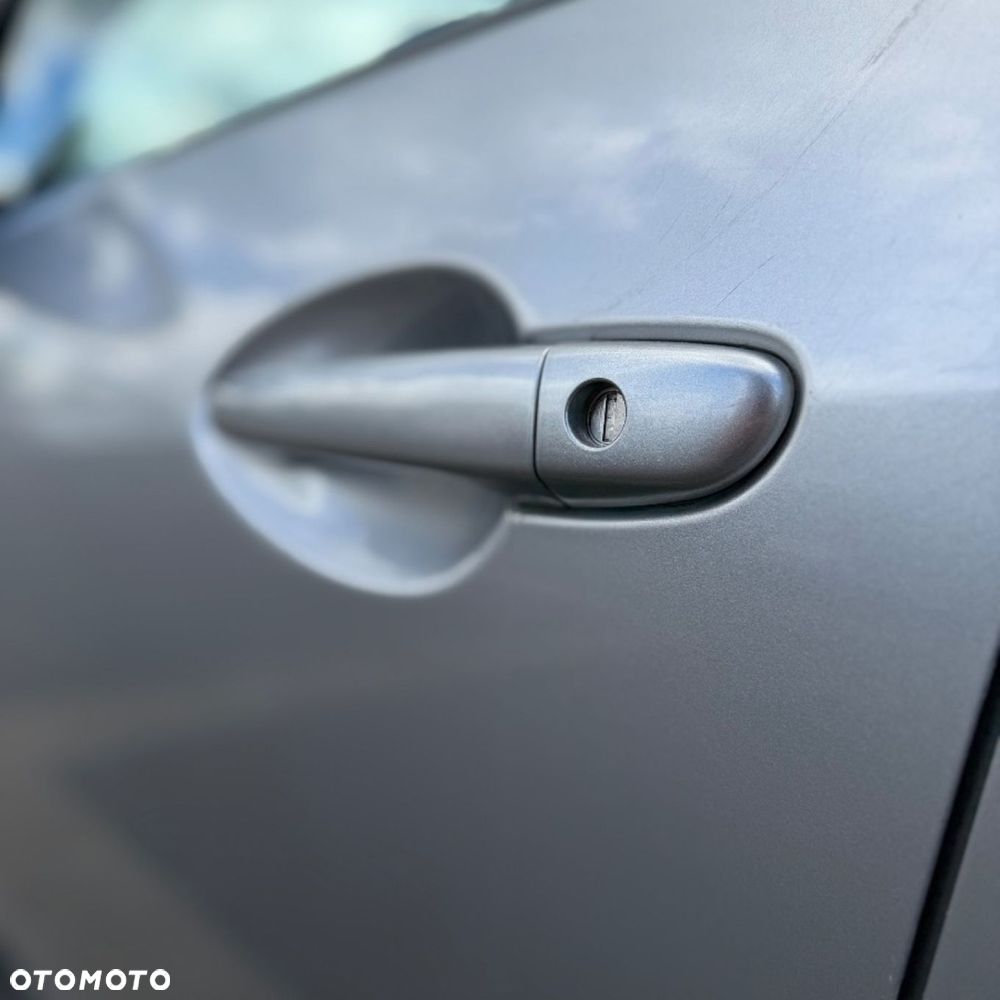 Mazda 2 - 16