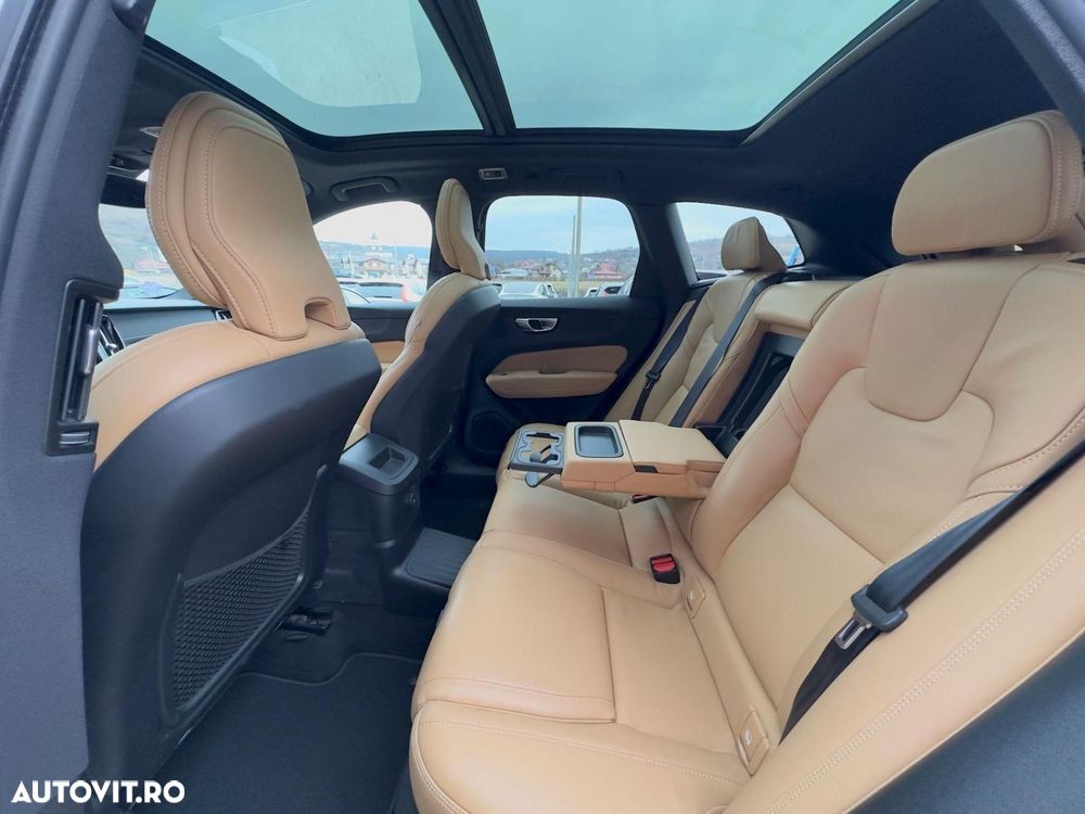 Volvo XC 60 Recharge T8 Twin Engine eAWD Inscription - 19
