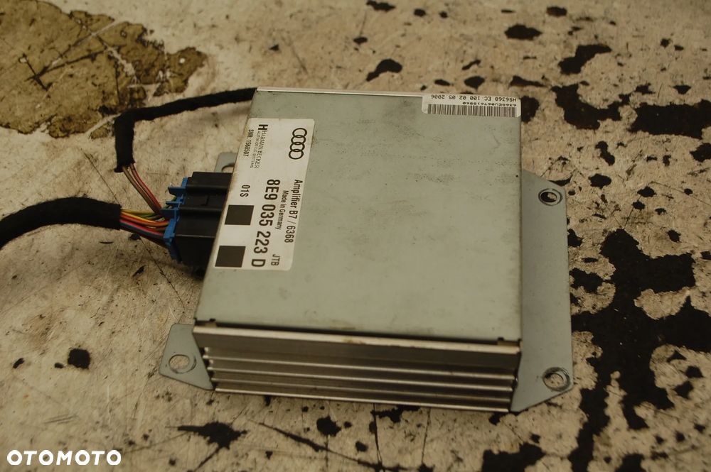 WZMACNIACZ RADIA SUBWOOFER 8E9035223D 8E9035223 AUDI A4 B7 KOMBI - 1
