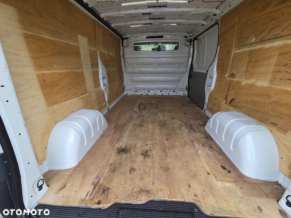 Opel Vivaro - 14