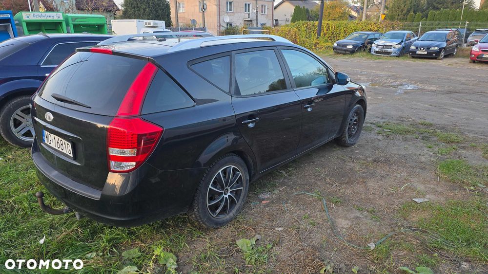 Kia Ceed 2011 photo 2