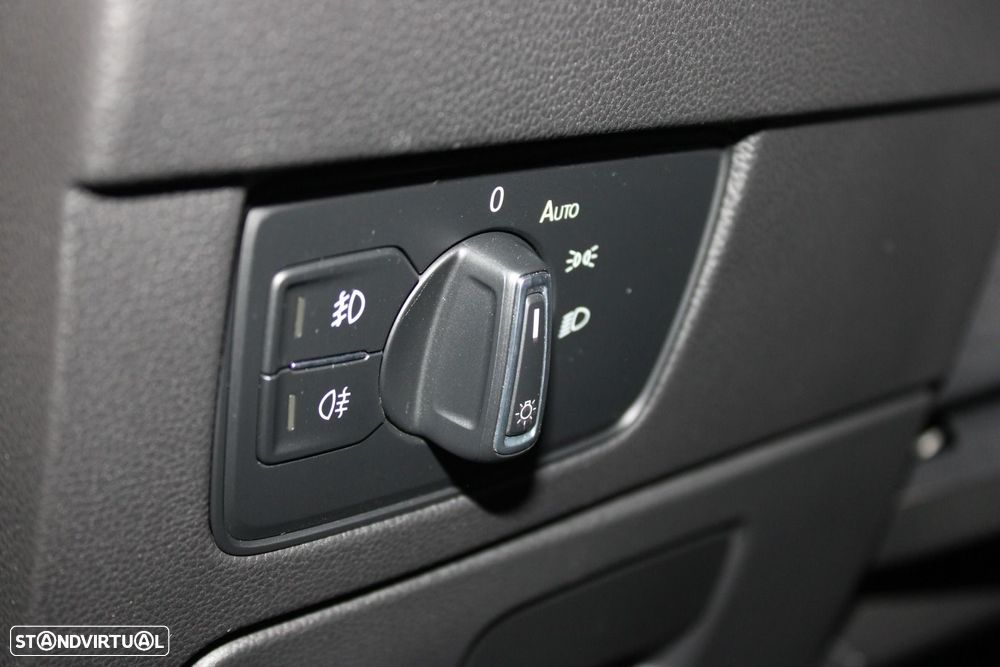 VW Passat 1.6 TDI Business DSG - 11