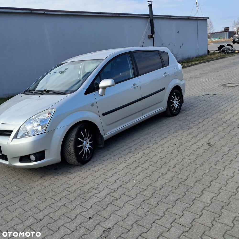 Toyota Corolla Verso - 2