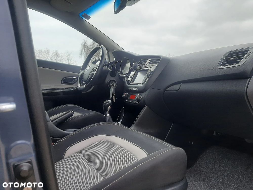 Kia Ceed 1.6 GDI ISG Platinum Edition - 19