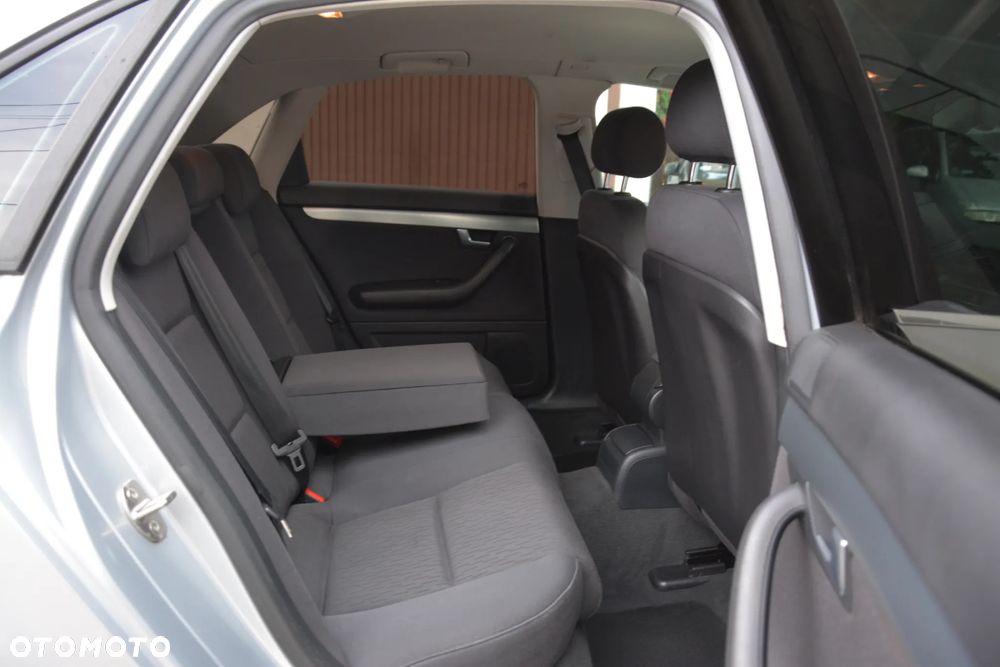 Audi A4 Limousine 2.0T FSI - 13